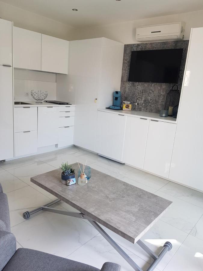 Holiday home Calma Port Venus Village Naturiste Piscine & Velo